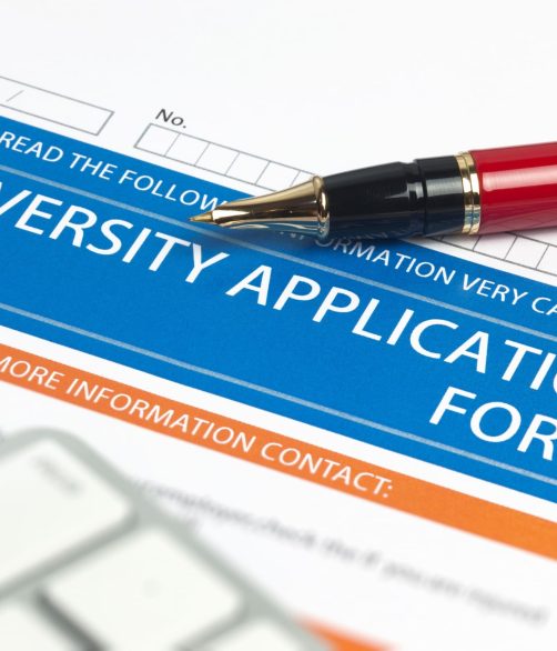 Sənədlərin hazırlanması Xarici universitetlərə qəbul zamanı kritik mərhələlərdən biri sənədlərin hazırlanması və düzgün şəkildə təqdim edilməsidir